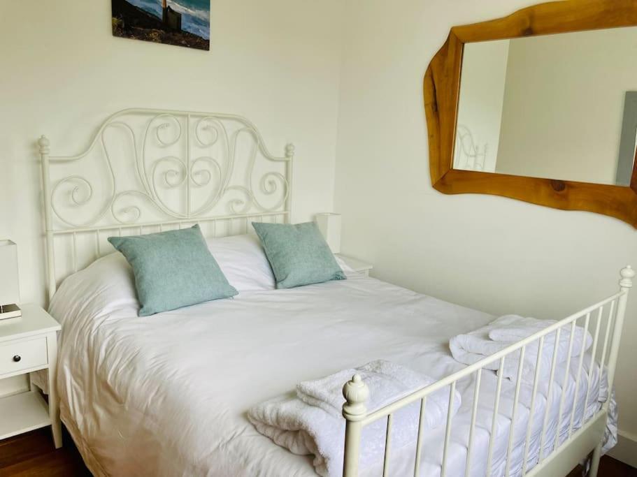 Welcoming Bungalow With Parking And Garden St Agnes  Extérieur photo