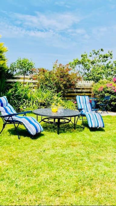Welcoming Bungalow With Parking And Garden St Agnes  Extérieur photo