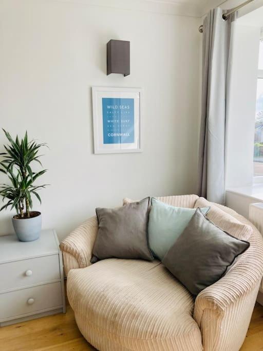 Welcoming Bungalow With Parking And Garden St Agnes  Extérieur photo